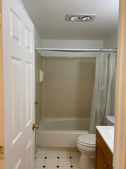 Building Photo - 9470 Redmond - Woodinville Rd NE