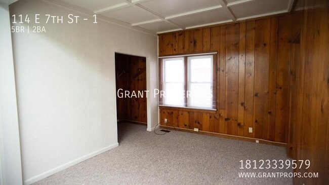 Building Photo - 114 E 7th St
