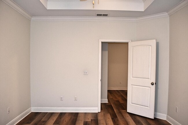 Building Photo - 103 Lagrange Landing