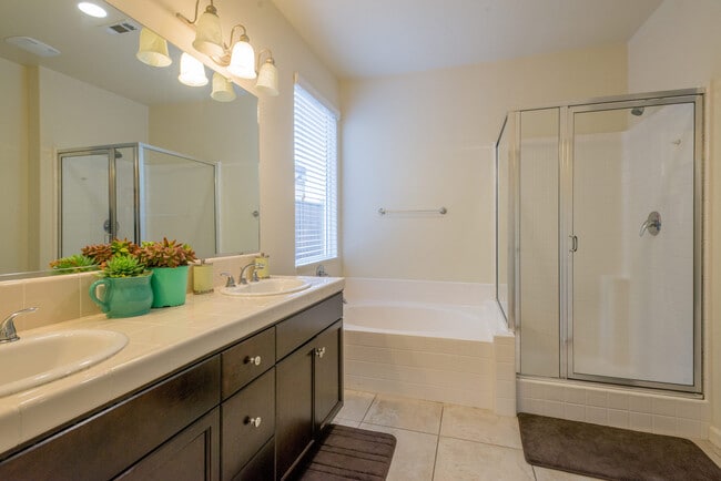 Building Photo - Pristine Harlan Ranch Home