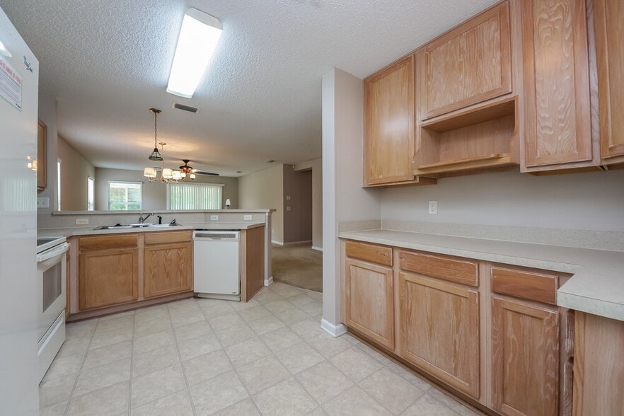 Building Photo - 9732 Chirping Way