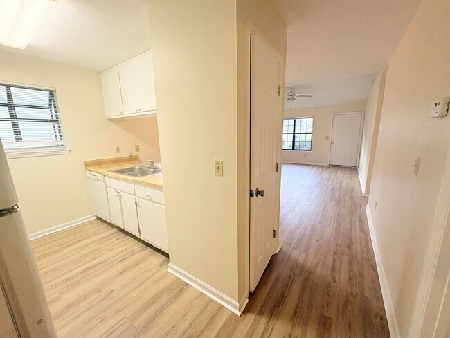 Building Photo - 3417 Sedona Loop