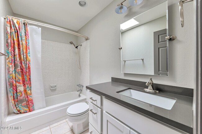 Building Photo - 14849 N Kings Way