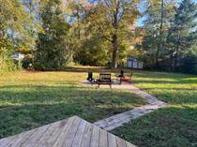 Building Photo - 108 Mimosa Cir