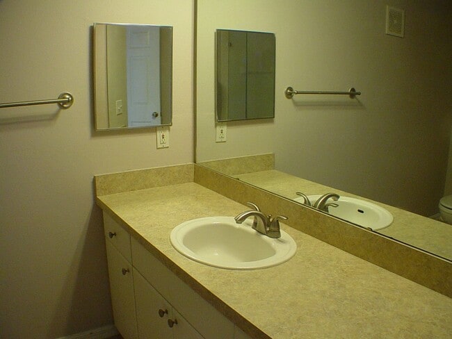 Building Photo - A small, gated community close to UNF, St....