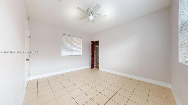 Building Photo - 200 SW 19th Ave