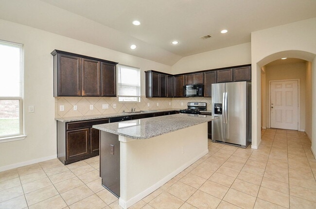 Building Photo - 16608 Spirit Lake Ct