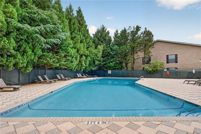 Building Photo - 3140 7 Pines Ct