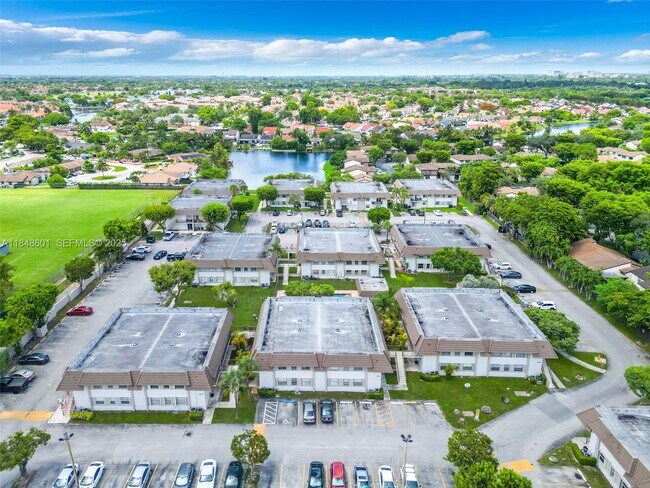 Building Photo - 6911 SW 129th Ave