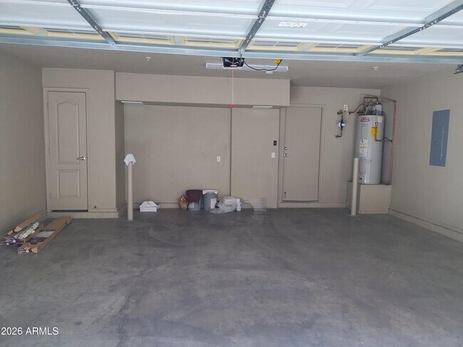 Building Photo - 16825 N 14th St