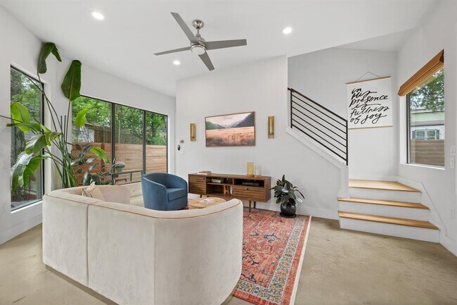 Building Photo - 1710 Adina St