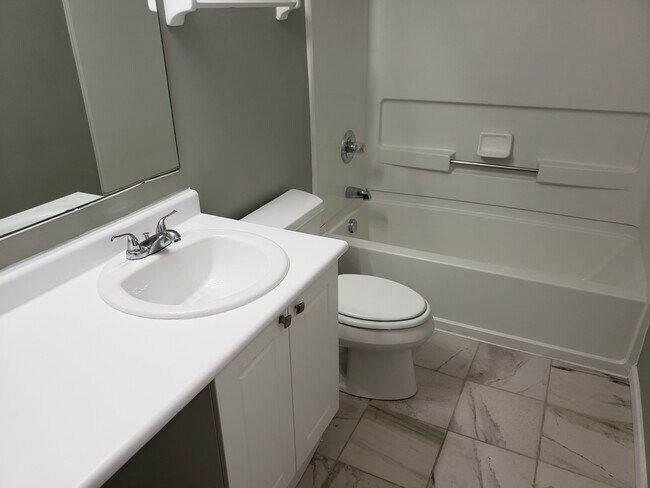 Building Photo - 6108 Georges Park Dr