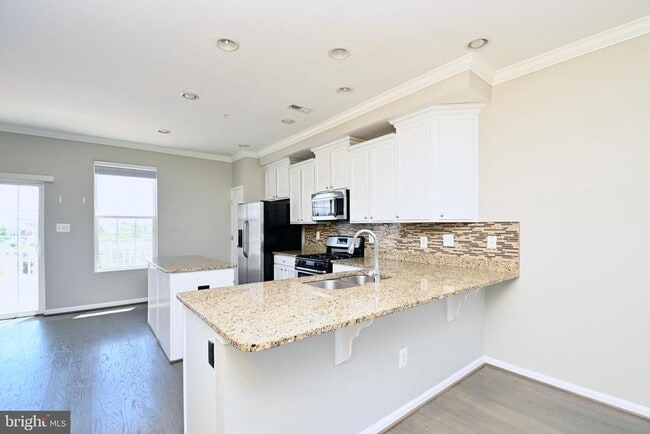 Building Photo - 11177 Southport Pl