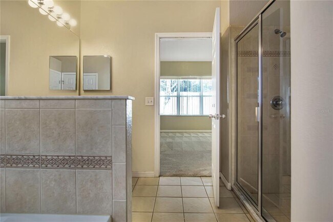 Building Photo - 290 Tower View Dr W