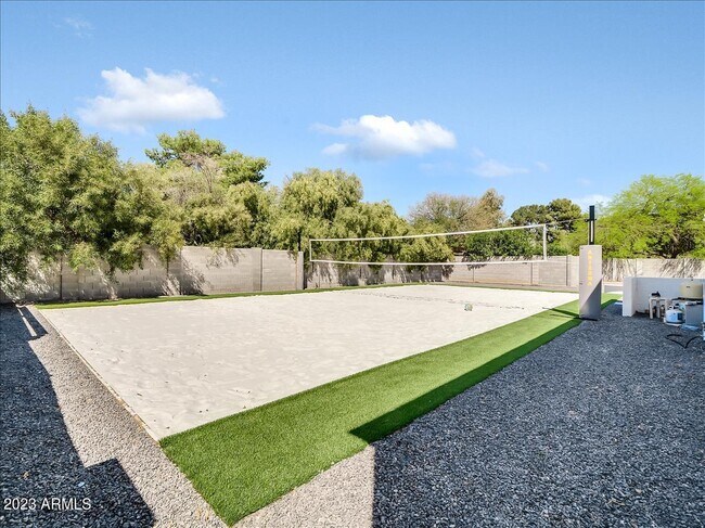 Building Photo - 13613 N 76th St