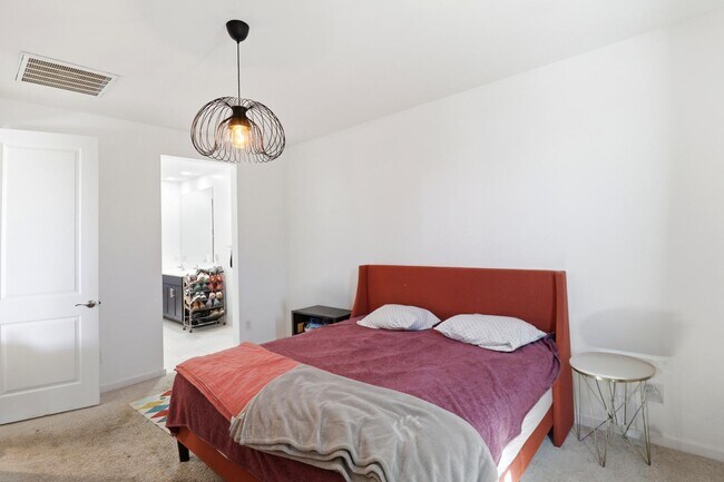 Building Photo - 6737 W Vly Vw Dr