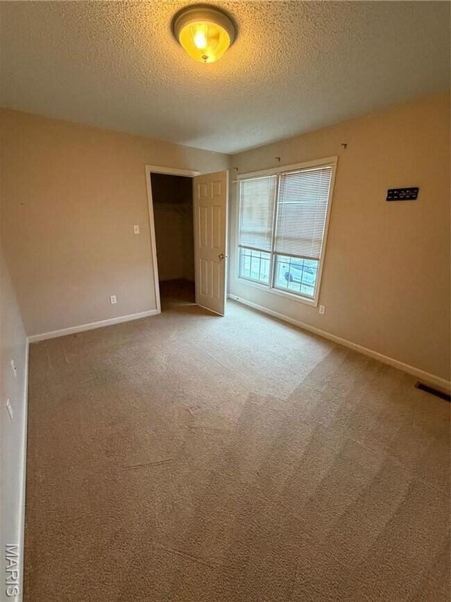 Building Photo - 56 Helena Ct