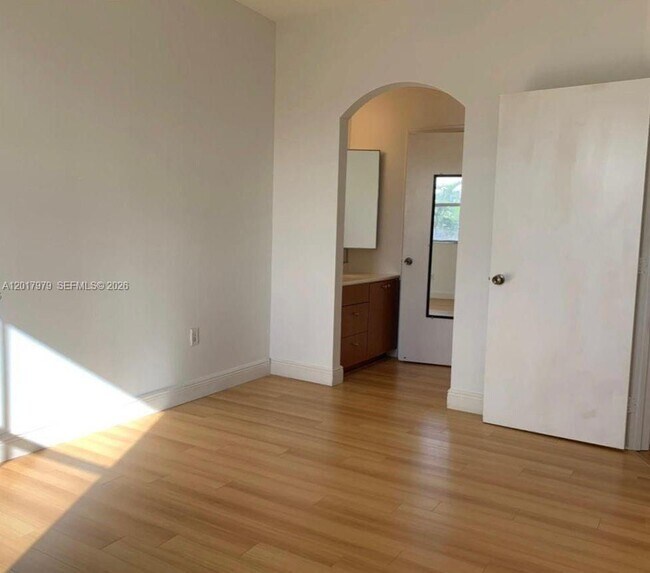 Building Photo - 772 SW 106th Ave