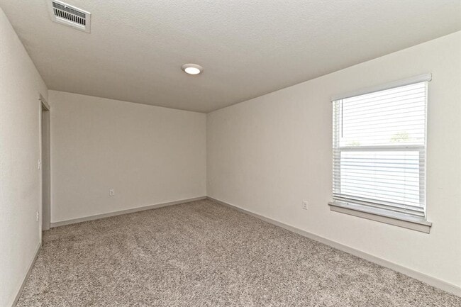 Building Photo - 13700 Lubeck Dr