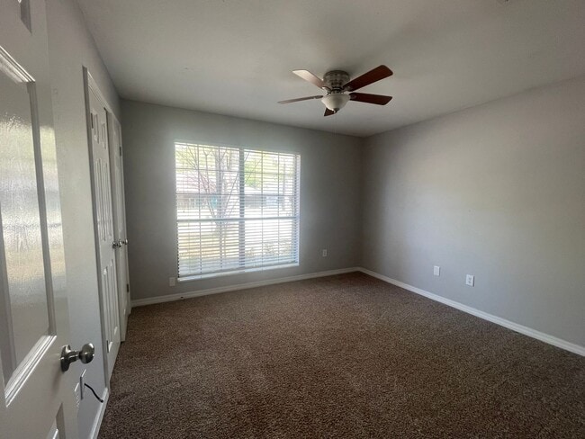 Building Photo - Haughton Beauty with Bonus Room