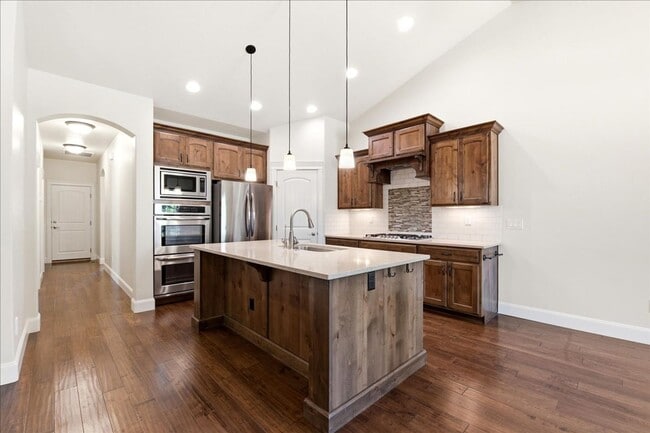 Building Photo - Single Story-3 Bedroom 2 Bathroom Home in a 55+ Community