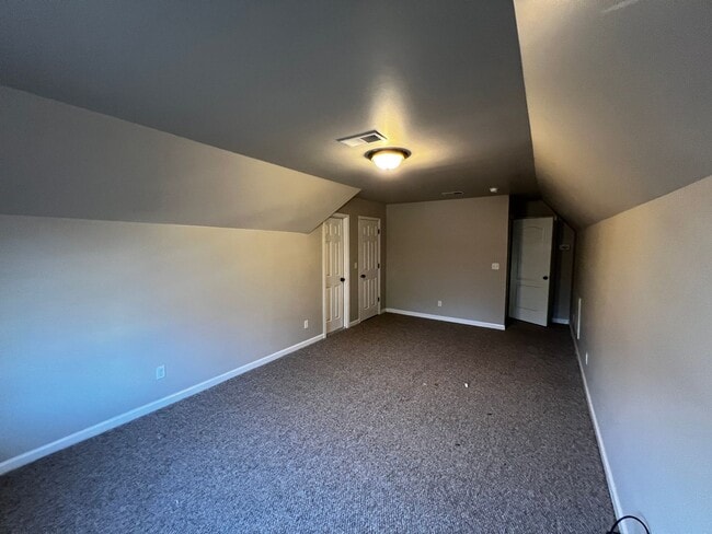 Building Photo - Fultondale/ Chapel Hill Sub-Division 4 BR / 2 Barhrooms / 2 car Garage