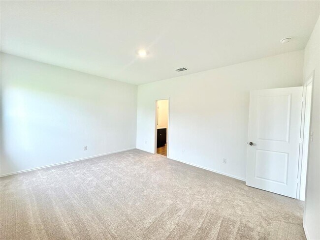 Building Photo - 330 Whoopers Lp