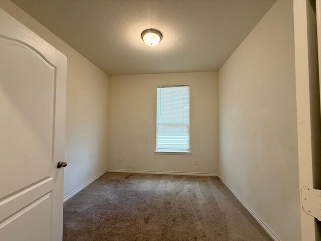 Building Photo - 6116 Sunflower Path