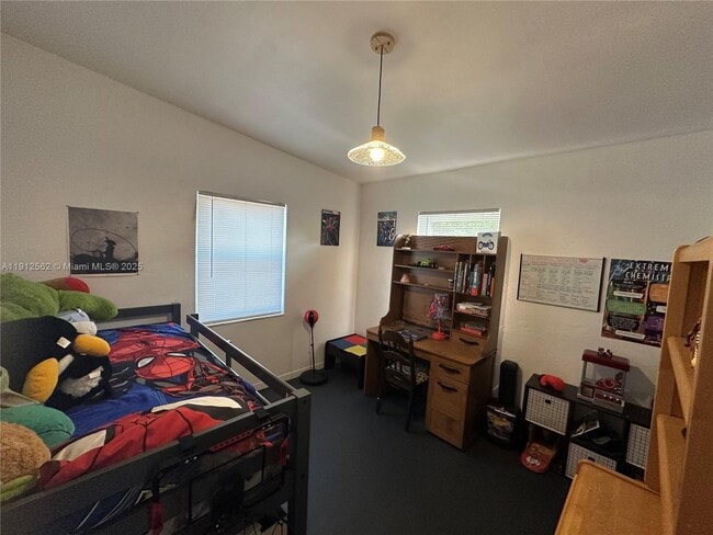 Building Photo - 420 NE 12th St