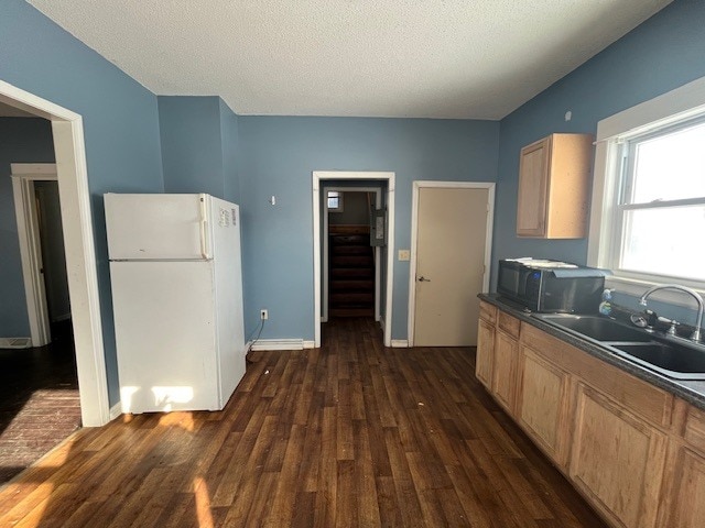 Building Photo - 420 S Olive St