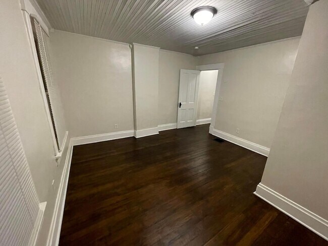 Building Photo - 287 E Woodrow Ave