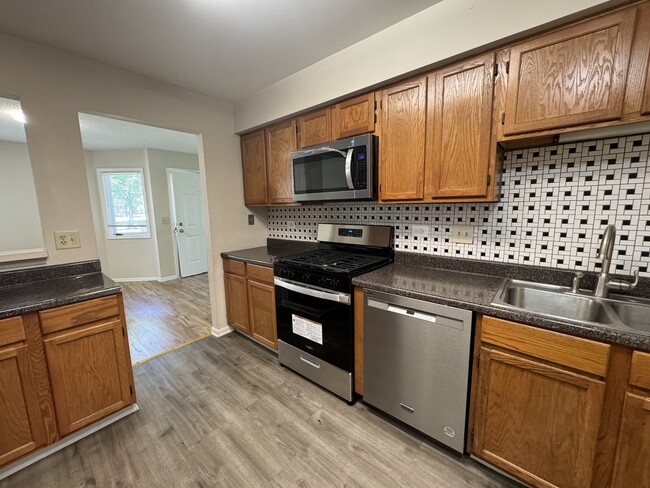 Building Photo - 1146 Courtland Dr
