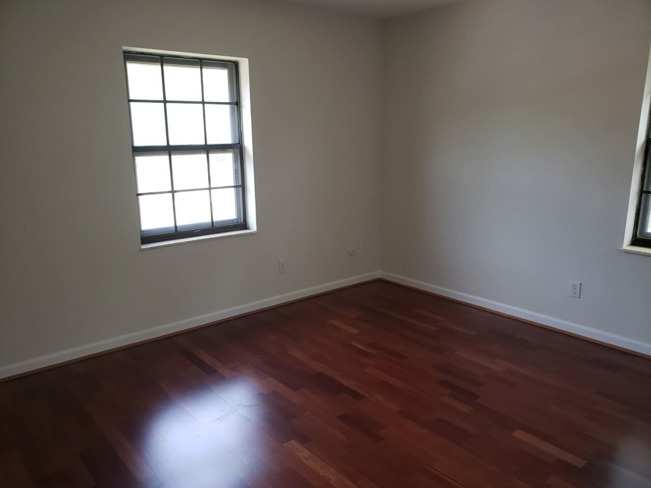 Building Photo - 461 S Clay Ave