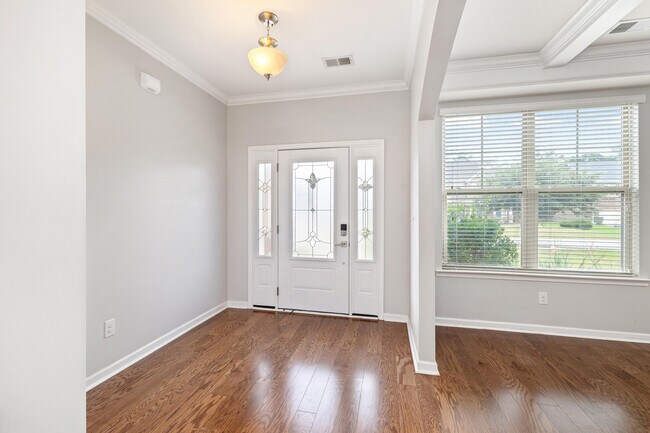 Building Photo - 865 Cormier Dr
