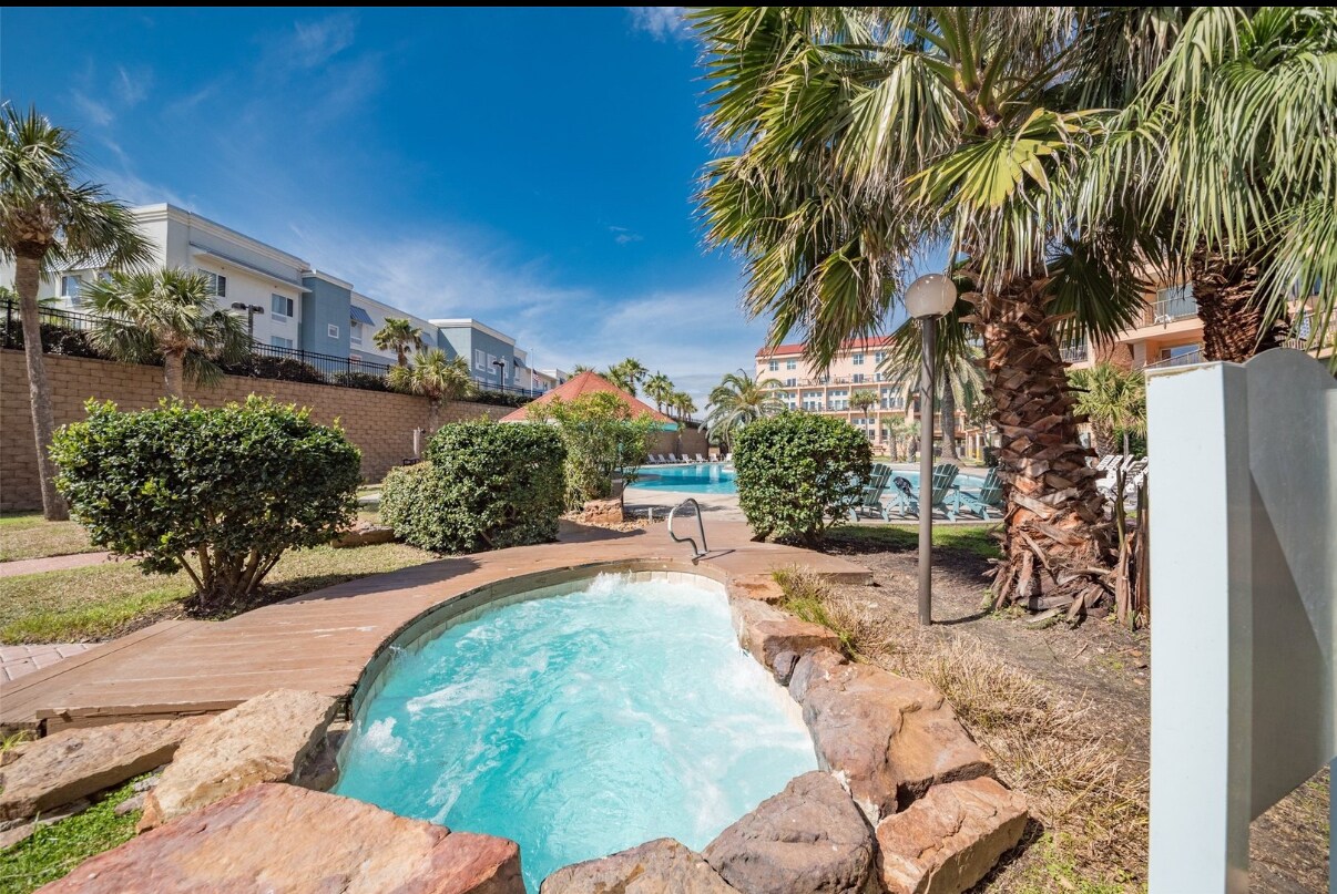 Building Photo - 9520 Seawall Blvd