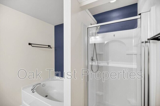 Building Photo - 854 Bibury Ct