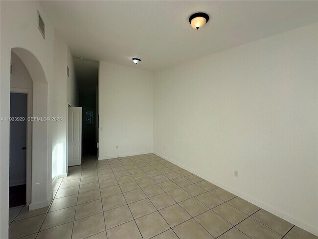 Building Photo - 2755 SE 16th Ave