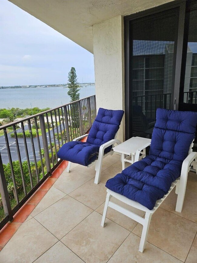 Building Photo - 5420 N Ocean Dr