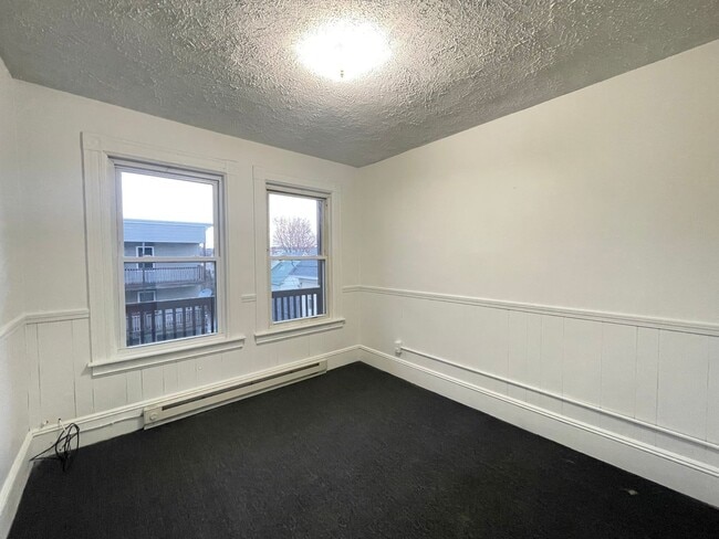 Building Photo - 457 Beech St