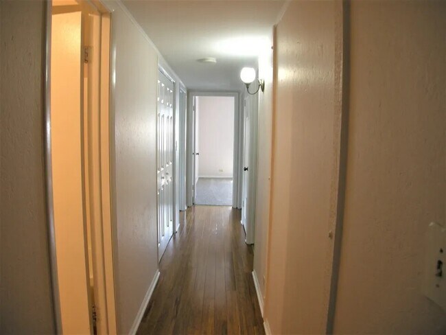 Building Photo - 1514 Shepard Cir