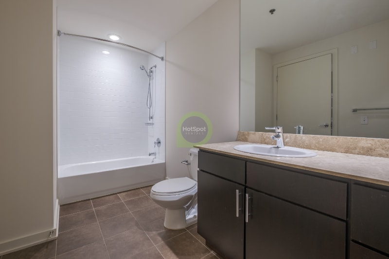 Building Photo - 166 W Kinzie St