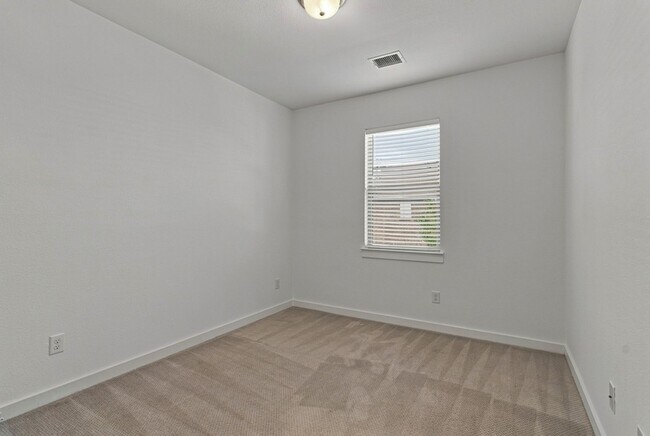 Building Photo - 3958 Sukay Dr