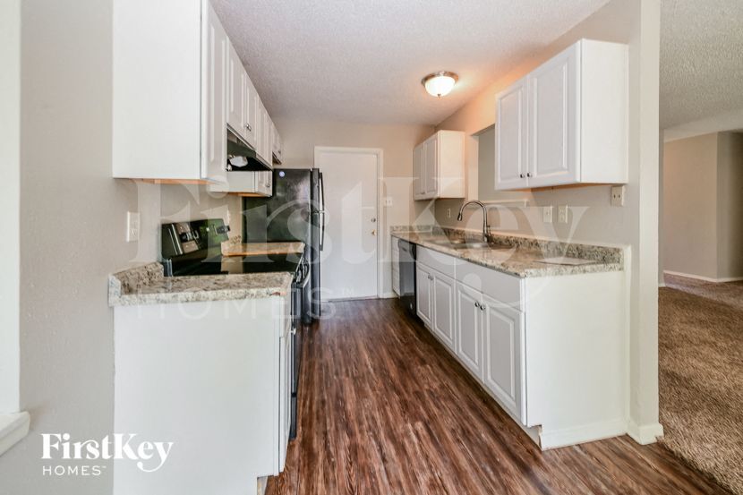 Building Photo - 702 Dana Dr