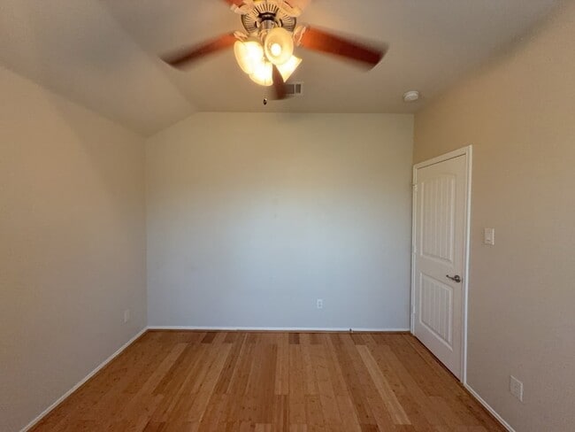 Building Photo - 2333 Cedarwood Dr