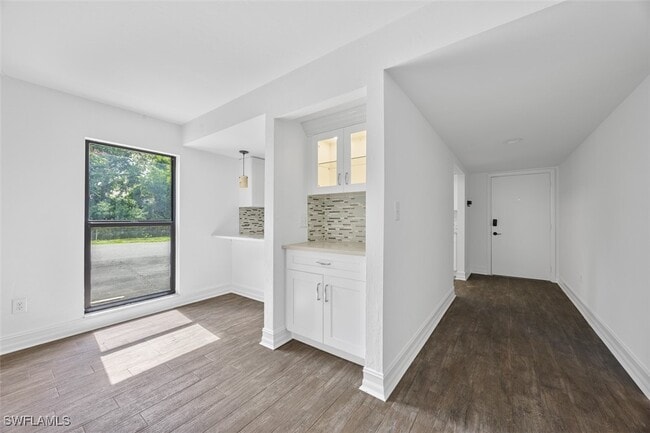 Building Photo - 4610 Chantelle Dr