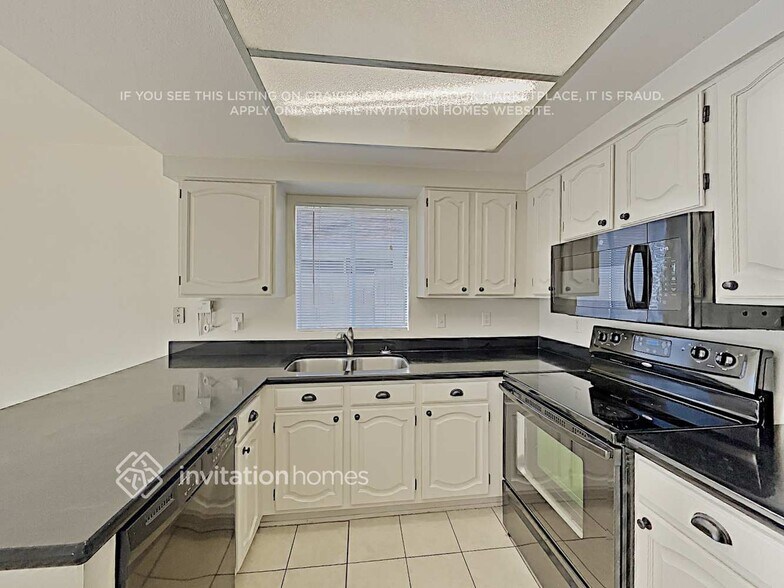 Building Photo - 4441 W Oraibi Dr