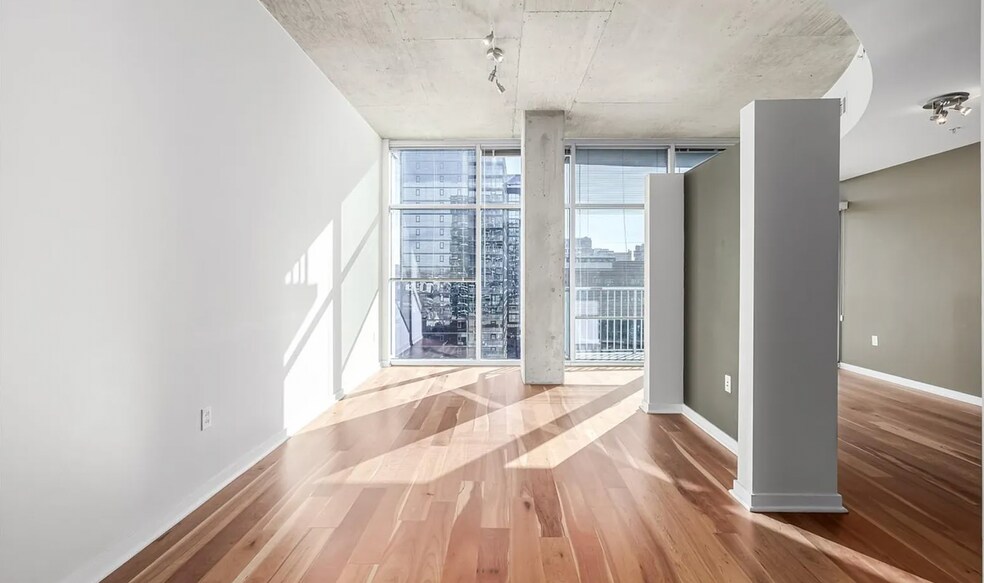 Building Photo - 1700 Bassett St