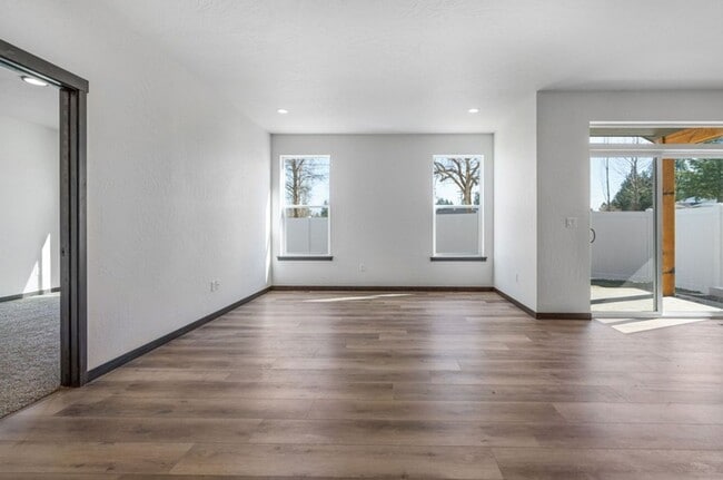 Building Photo - Newer Construction with 28X36 Shop!