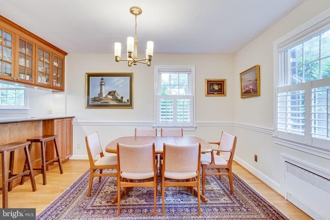 Building Photo - 609 Upland Pl