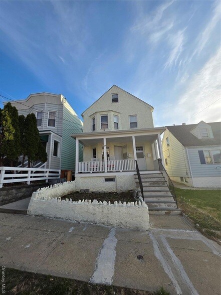 Building Photo - 40 Parsons St